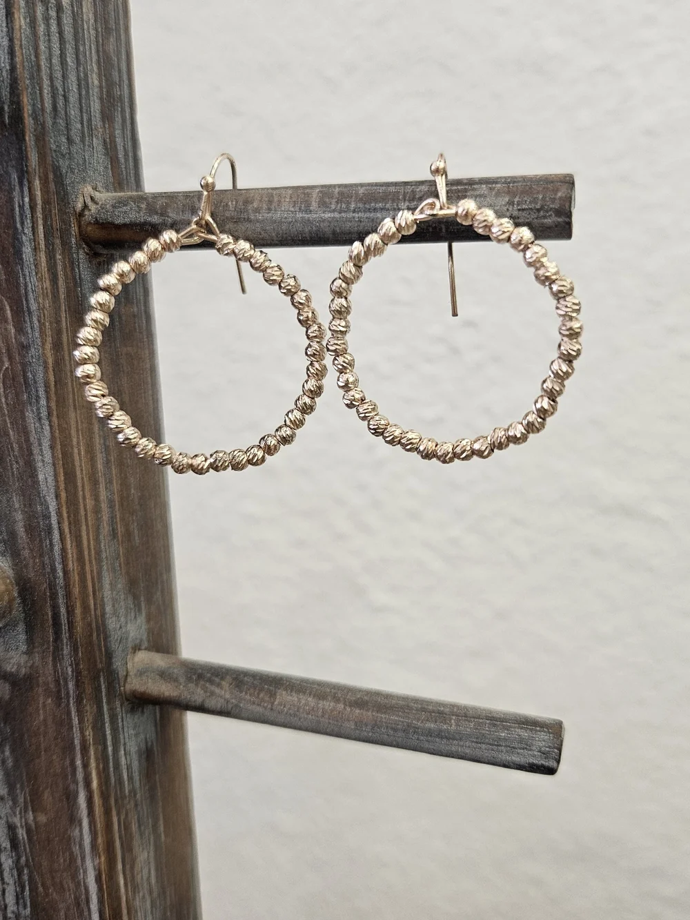 N/A elegant gold